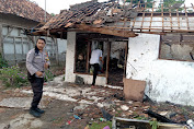 Diduga Akibat Korsleting Listrik Satu Rumah di Ciasem Hangus Terbakar