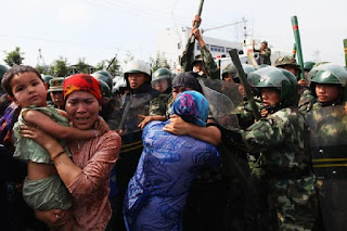 Muslim Uighur Disterilkan Secara Paksa di Xinjiang