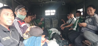 naik truk TNI