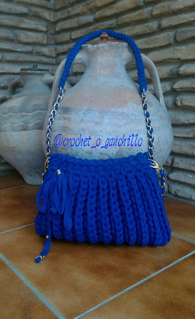 bolso de trapillo realizado a crochet