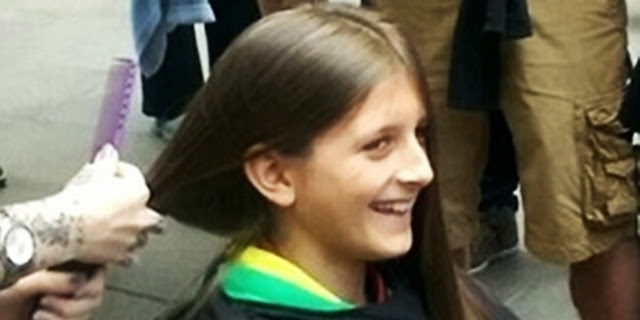  Anak  11  Tahun  Potong Rambut Untuk Pertama Kali Demi Bantu 