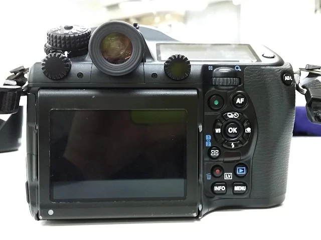 Pentax 645Z body rear view