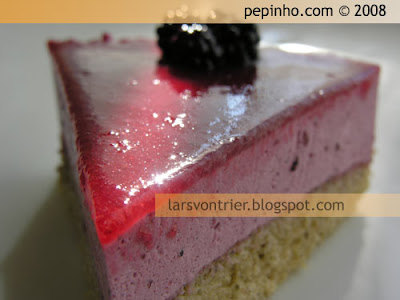 Tarta de mousse de frutas del bosque