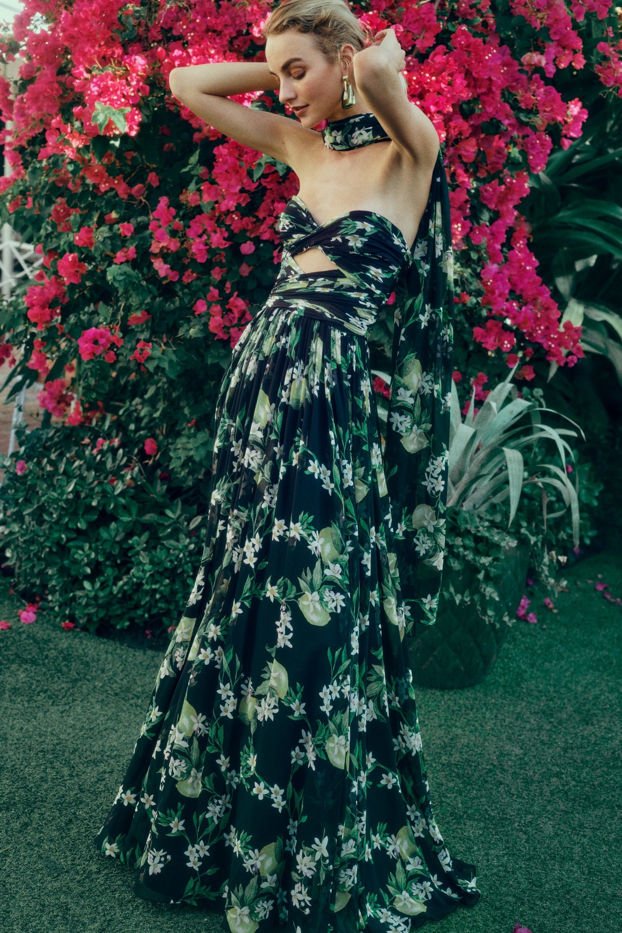 Monique Lhuillier Resort 2025 collection lookbook.