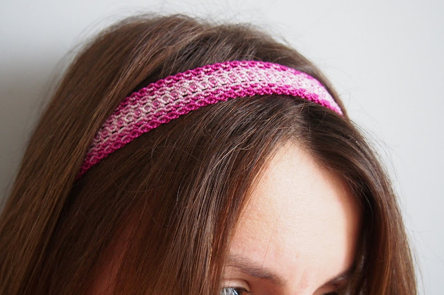 Macrame headband in pink tones