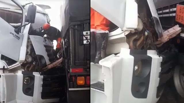 Motorista fica preso em ferragens após batida entre carretas na BR-116 em Vitória da Conquista
