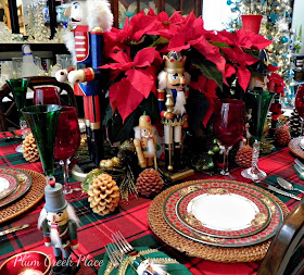 Christmas tablescape, Nutcrackers, Noritaki Royal Hunt, Noel wine flutes 