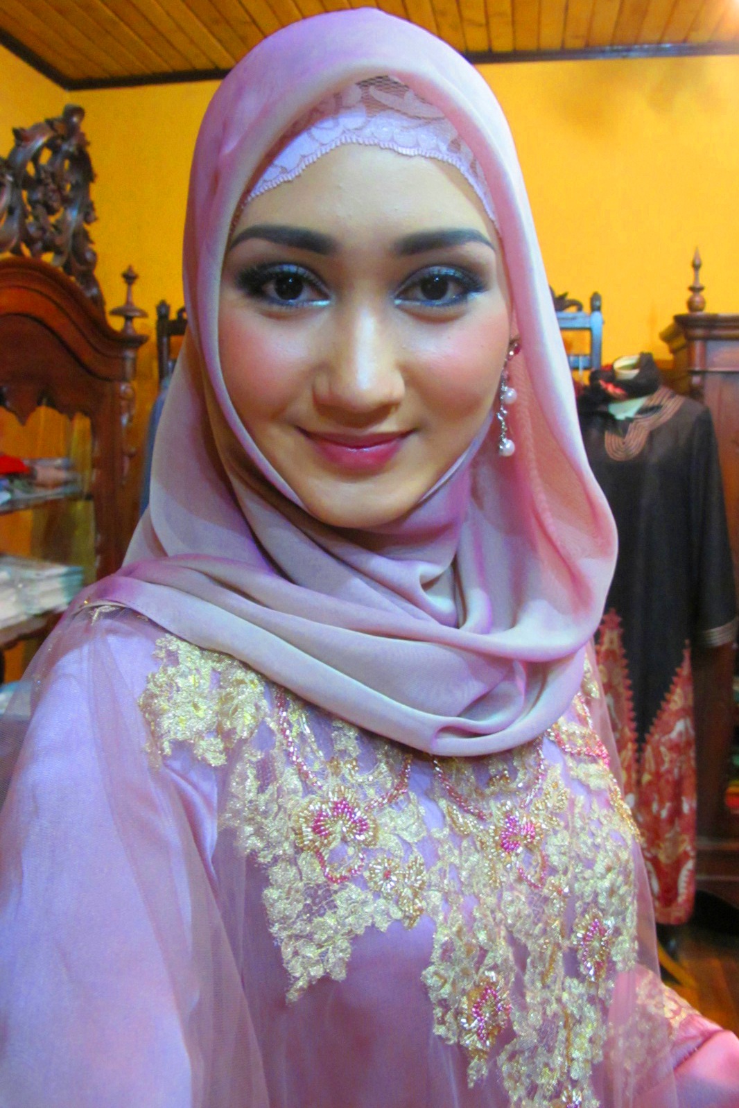 Contoh Tutorial Jilbab Buat Kebaya Wisuda 2015