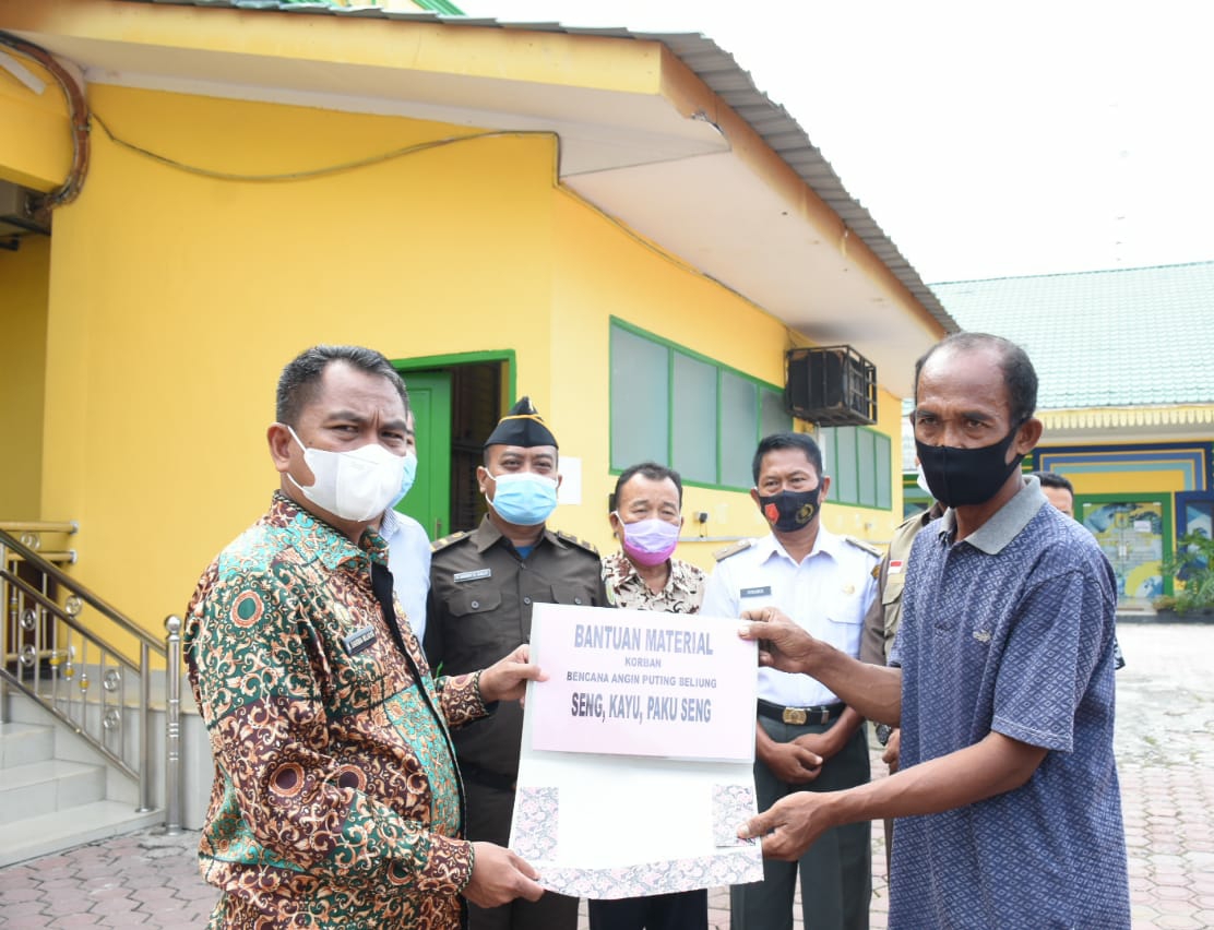 Korban Angin Puting Beliung Mendapat Bantuan Material Bangunan dari Pemkab Sergai