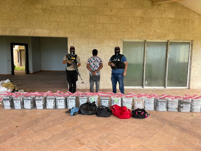 ATRAPAN A "EL CHARLI" LIGAN A DECOMISO DE 243 PAQUETES DE COCAÍNA EN RIO SAN JUAN
