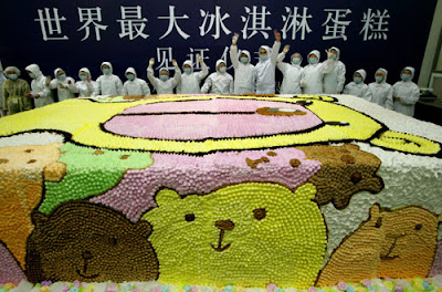 World's largest Ice-cream cake