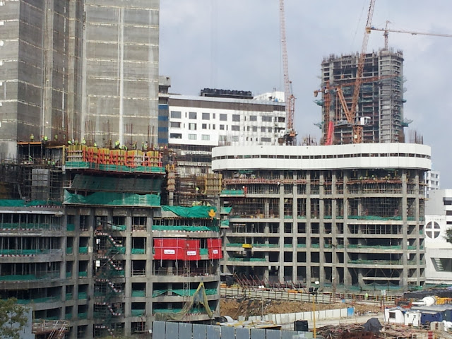 Close up photo of World One skyscraper under construction in Mumbai