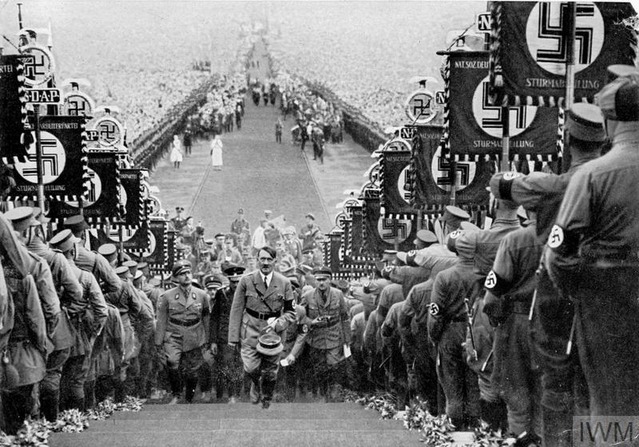Ketika September 1939 Hitler Memulai Perang Dunia II