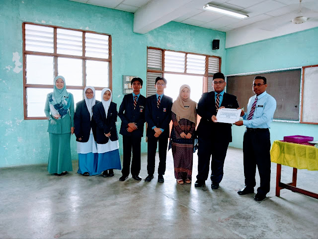 NAIB JOHAN Pertandingan Bahas Ala Parlimen Daerah SPU.