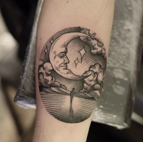 tatuaje escena bajo la luna
