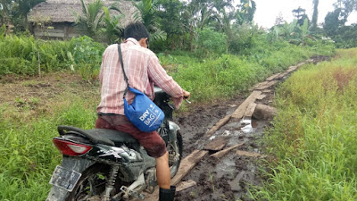 Jalur Penghubung 2 Desa di Kecamatan Siberut Selatan, Kepulawan Mentawai Rusak Parah