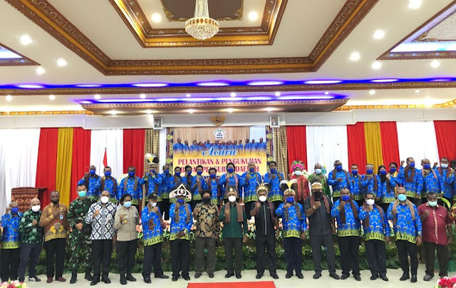 Dominggus Mandacan Hadiri Pelantikan Pengurus Daerah PIMIMARA Papua Barat Masa Bakti 2021-2026 .lelemuku.com.jpg