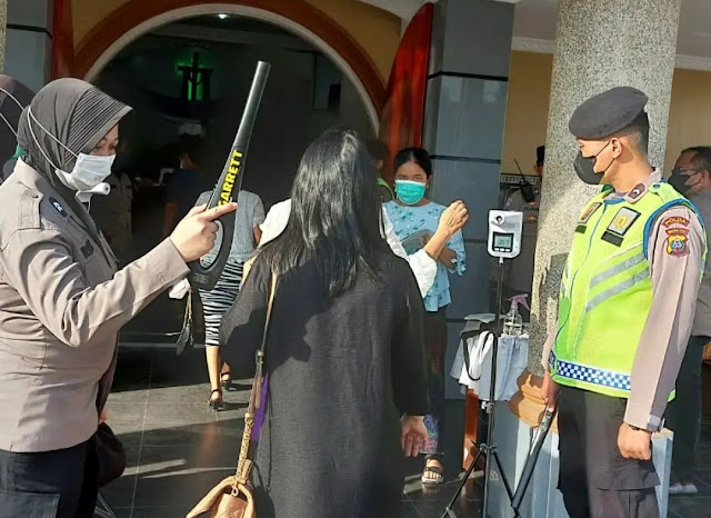  Polisi Kawal Kegiatan Seremoni dan Rapat Parhaldo di Gereja HKBP Pabrik Tenun