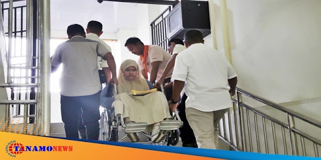 Totalitas Pelayanan UTBK-SNBT UNP, Panitia Tandu Peserta Korban Kecelakaan ke Lantai Empat