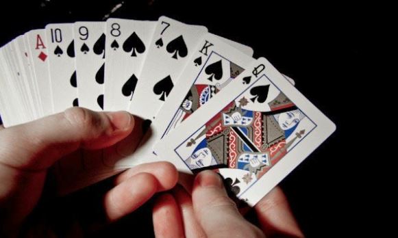 PLAYING POKER ONLINE AT SITUS JUDI ONLINE