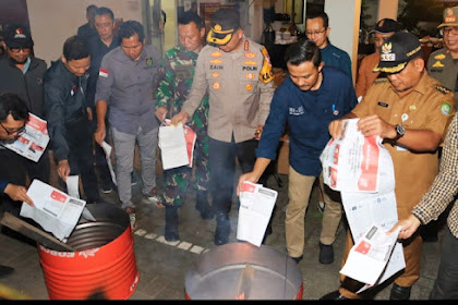 Pemusnahan Surat Suara Rusak di KPUD Kota Tangerang