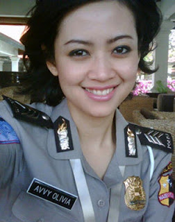 Gambar Polwan Cantik