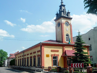 Болехов. Ивано-Франковская обл. Ратуша. Городская администрация. Площадь Ивана Франко, 12