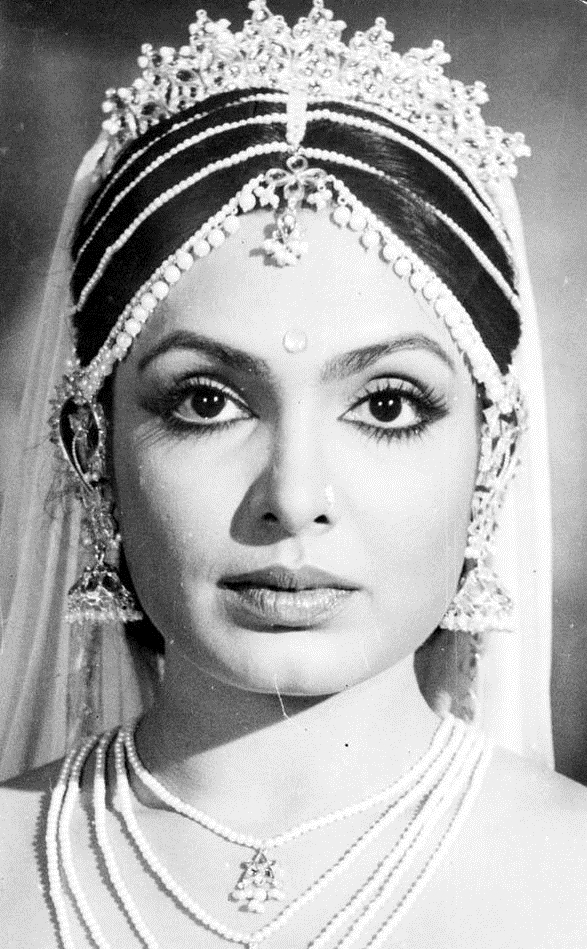 Retro Bollywood: Photo | Bollywood hairstyles, Indian beauty, Indian  bollywood actress