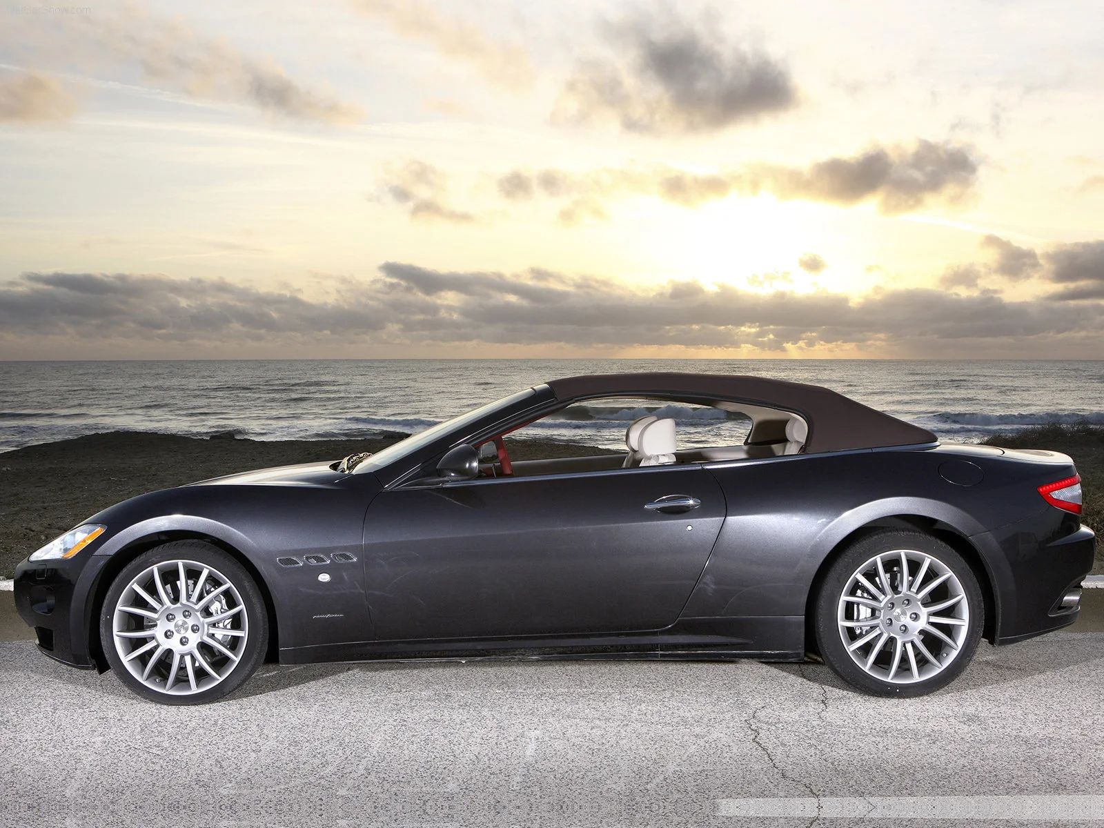 Hình ảnh siêu xe Maserati GranCabrio 2011 & nội ngoại thất