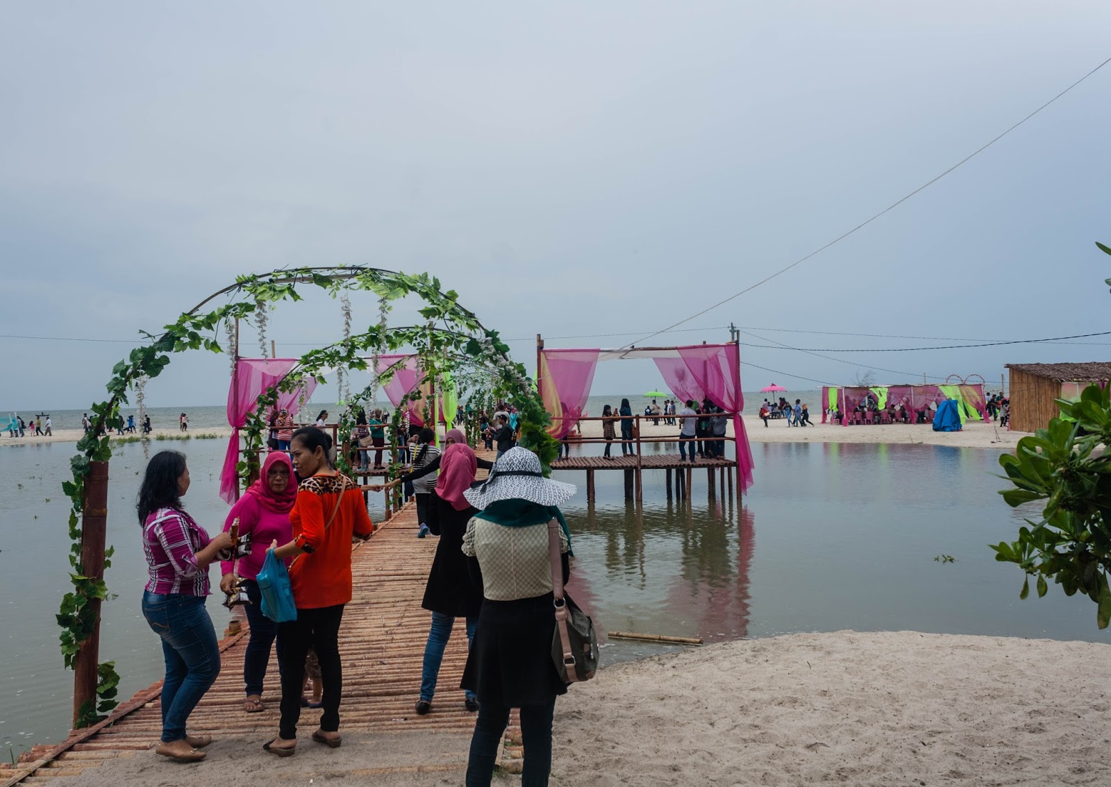 Tujuan Wisata Pantai Romantis Serdang Bedagai Sumatera 