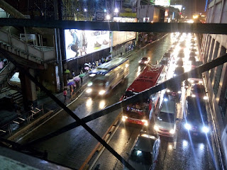 Pinoy Solo Hiker - I Survived EDSA on foot