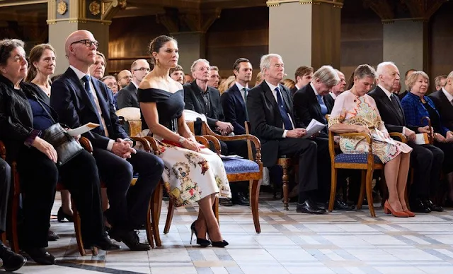 Crown Princess Victoria wore a white sicily skirt from Maxjenny, and black top, and gold earrings from Sophie by Sophie