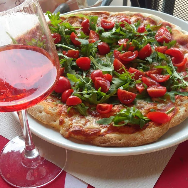 Aperol i pizza w Bellano