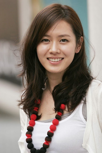 Son Ye Jin Biography