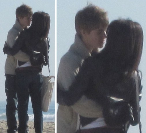 selena gomez and justin bieber beach pictures. justin bieber selena gomez
