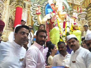 Ajay Devgn seeks blessings of Lalbaugcha Raja on Ganesh Chaturthi