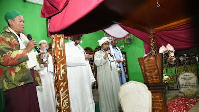 Galeri Masjid Jami' At Taubah Habib Kuncung Kalibata