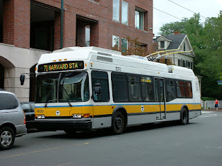 Boston'da Neoplan marka kullanılan bir troleybüs