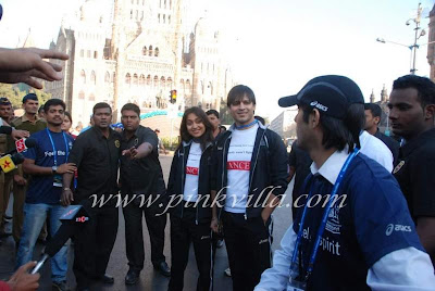 Vivek Oberoi and wife Priyanka Mumbai Marathon 2011