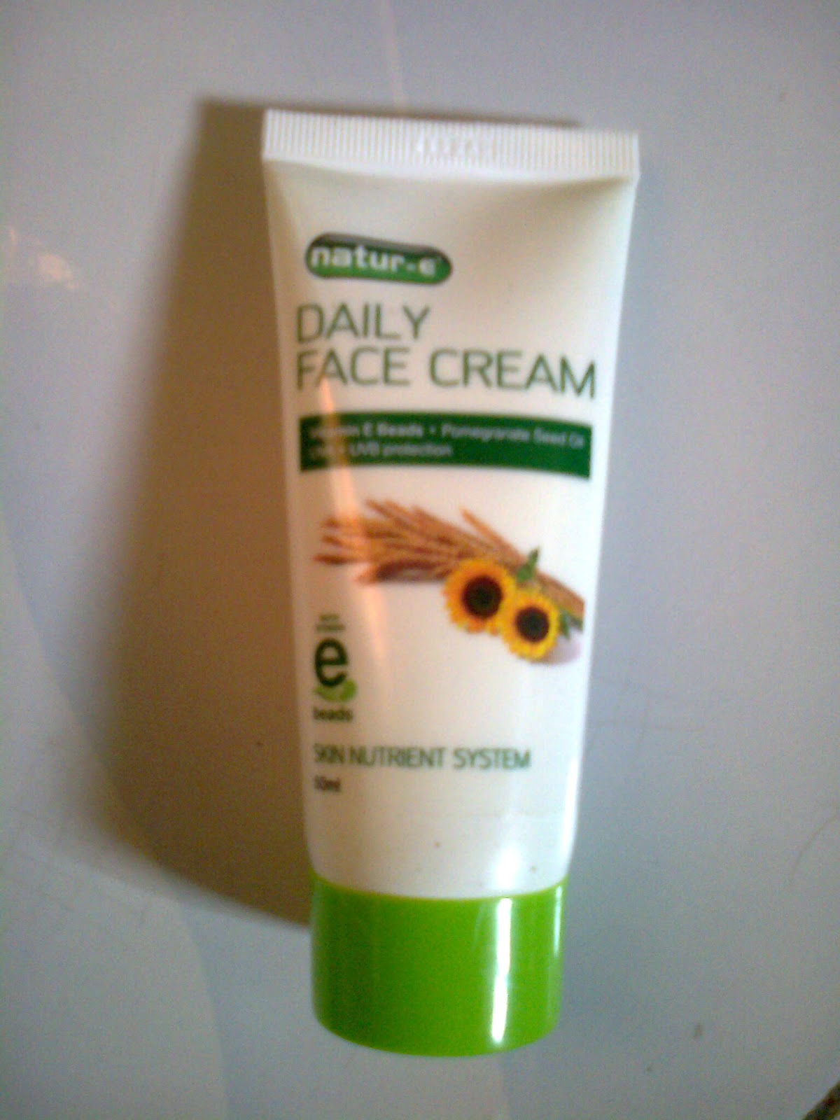 Pelembab Wajah Yang Bagus Hanya Natur E Daily Face Cream