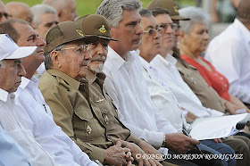 El General de Ejército Raúl Castro Ruz  (C), Presidente de los Consejos de Estado y de Ministros durante el Acto político cultural nacional por el aniversario 61 del asalto a los cuarteles Moncada y Carlos Manuel de Céspedes, realizado en el Mausoleo de los Mártires de Artemisa, el 26 de julio de 2014.