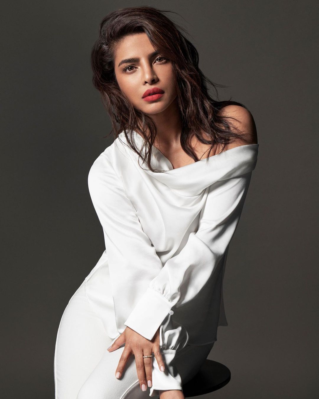 Actress Priyanka Chopra Latest Hot Photos