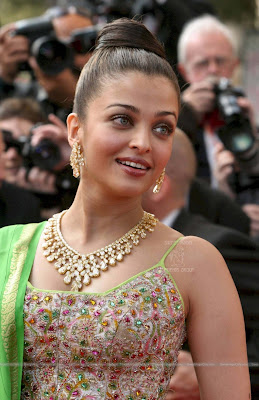 aishwarya_rai_hot_wallpaper_23_sweetangelonly.com