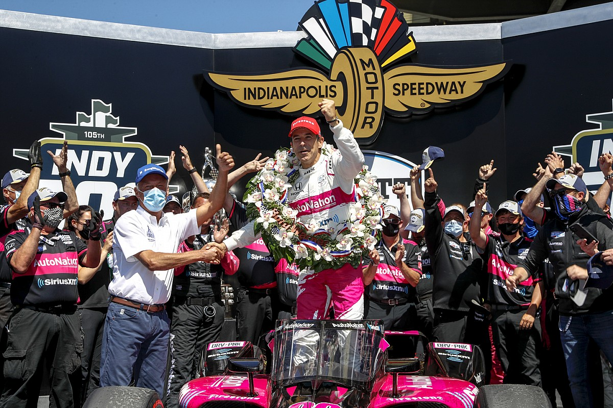 46 Years old Helio Castroneves wins Indy 500 for the fourth time