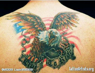 Eagle (Eagle) usually symbolizes courage of men so that this eagle tattoo 