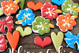 How to Make Decorated Hibiscus Cookies Using a Rose Cutter
