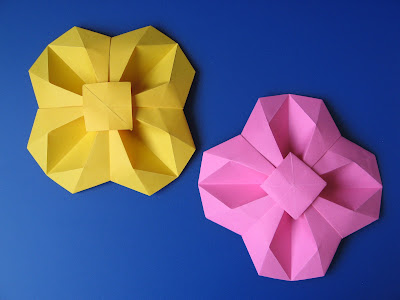 Versione gialla e rosa dell'origami Fiore geometrico - Geometric Flower, by Francesco Guarnieri