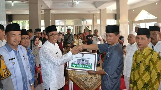 Wawako Hendri Septa Imbau Pengurus dan Jamaah Agar Makmurkan Masjid