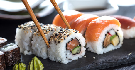 O perigo do Sushi: um exame cuidadoso sobre riscos e segurança alimentar