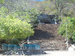 GRUTA DE NOSSA SENHORA DE LOURDES